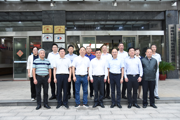 湖北省人大农委主任冯仲凯一行莅临九州体育(JiuZhou Sports)官方网站调研指导