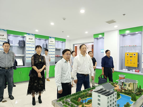 湖南省政协副主席、民建湖南省委会主委赖明勇莅临九州体育(JiuZhou Sports)官方网站走访调研